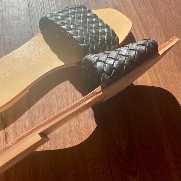 Ann Taylor Loft Black Woven Leather Slides Sandals Size 7.5 - Picture 2 of 4